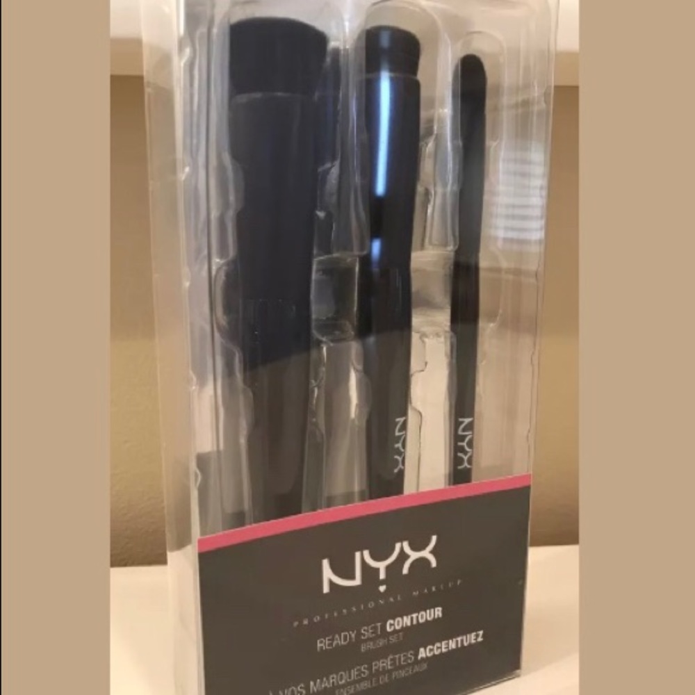 Contour makeup brush set